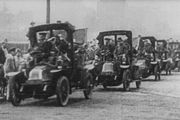 Louis Renault entre dans la première guerre mondiale (1914-1918) Automobile 