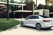 Renault Mégane Sedan: Petite Talisman Automobile 