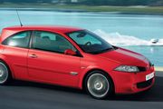 Les acheteurs se tournent vers les voitures d'occasion Automobile 