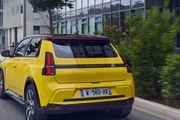 «C'est hyper positif» : pour faire face à la demande notamment de la R5, Renault augmente encore la production 