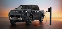 Le Toyota Hilux passe &agrave; la mode &eacute;lectrique en plus de l'hybride
