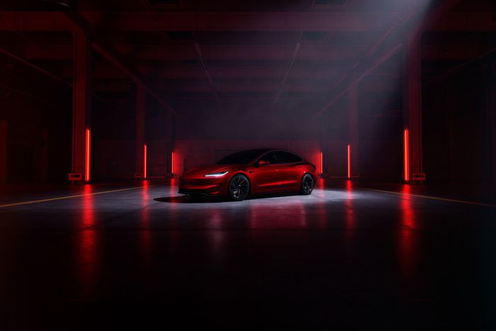 Tesla Model 3 Performance : Une berline électrique sportive imbattable 1