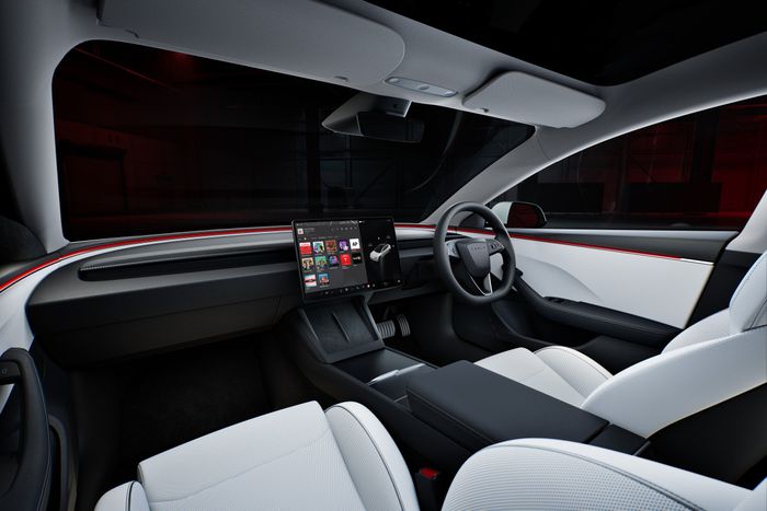 Tesla Model 3 Performance : Une berline électrique sportive imbattable 2