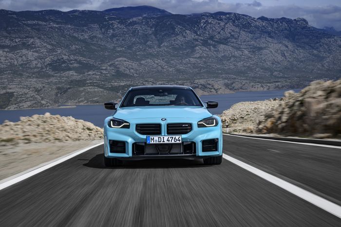 design avant de la BMW 2
