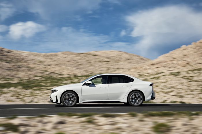 côté de la BMW I3 Drive