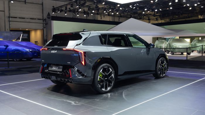 Arri&egrave;re de la KIA EV4 GT