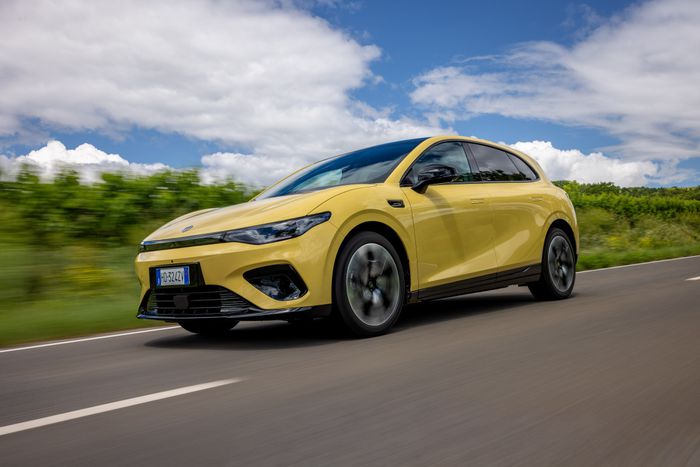 design avant de la Leapmotor B05 hatchback