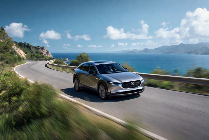 avant de la Mazda CX-30