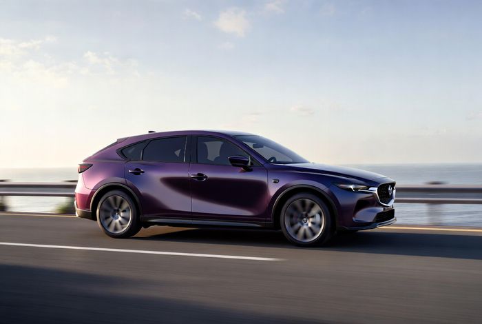 côté de la Mazda CX_6E
