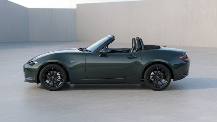 côté de la Mazda MX5 2027