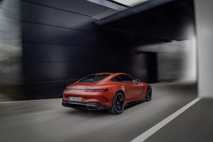 L'arri&egrave;re de la Mercedes AMG GT 63 S E PERFORMANCE
