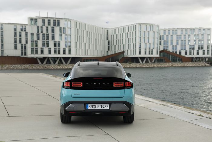 Nissan LEAF arrière 2026