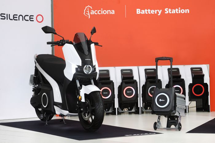 Le Silence S01, Scooter électrique urbain.
