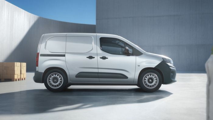 c&ocirc;t&eacute; de l'Opel Combo Star