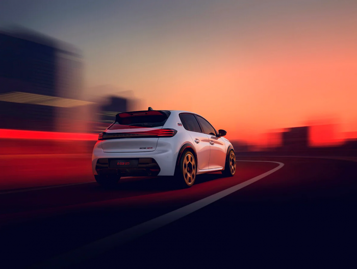 arri&egrave;re de la Peugeot E-208 GTI