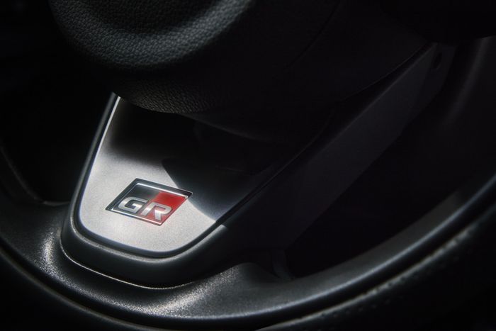 Logo GR sur la nouvelle toyota yaris cross gr