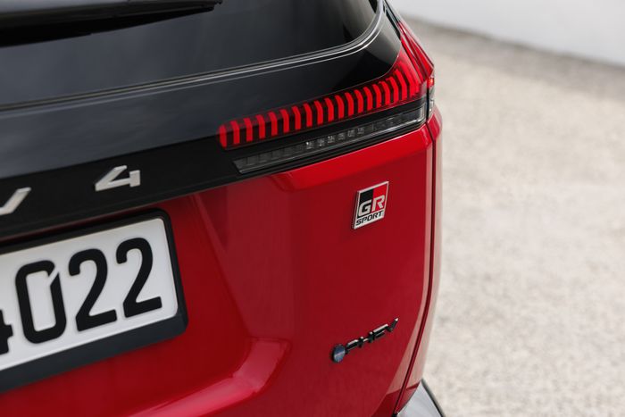 Design Arrière Toyota RAV4 PHEV