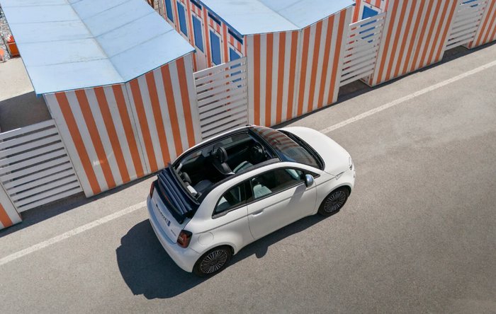 design arri&egrave;re de la Fiat Dolcevita