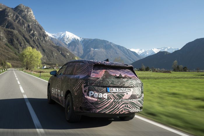 design arri&egrave;re de la Skoda Peaq
