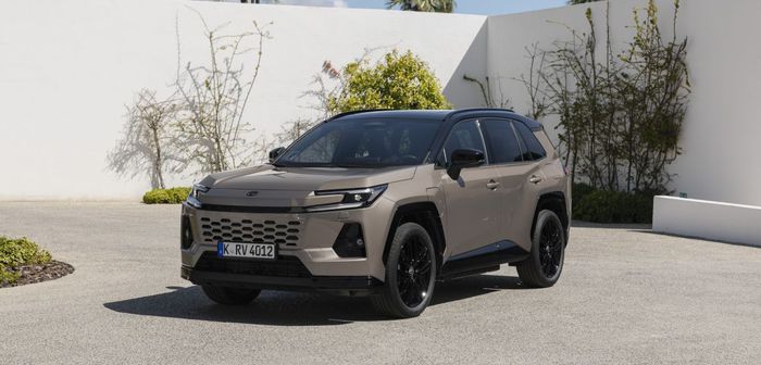 Toyota RAV4 : l'inventeur du SUV compact se r&eacute;invente