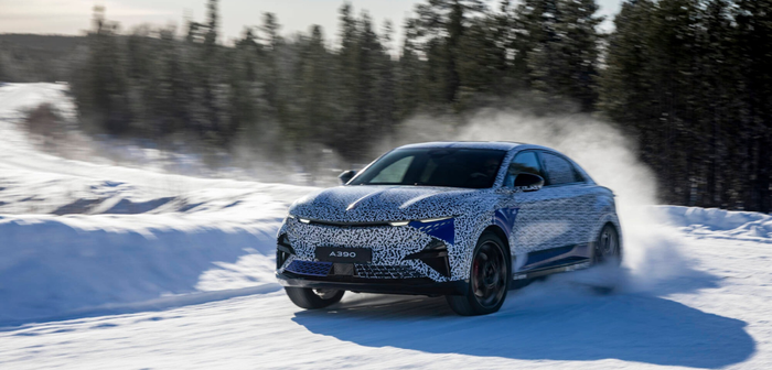 Alpine A390 : le sport fastback électrique en test extrême